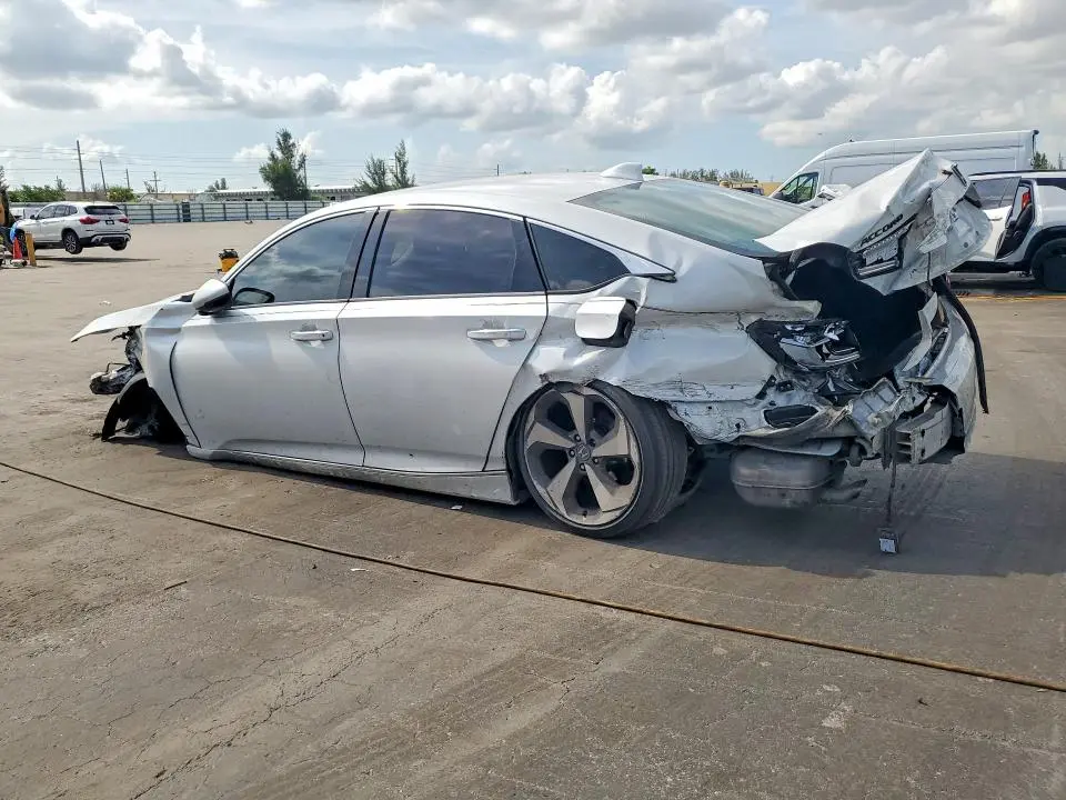 2018 HONDA ACCORD TOURING  