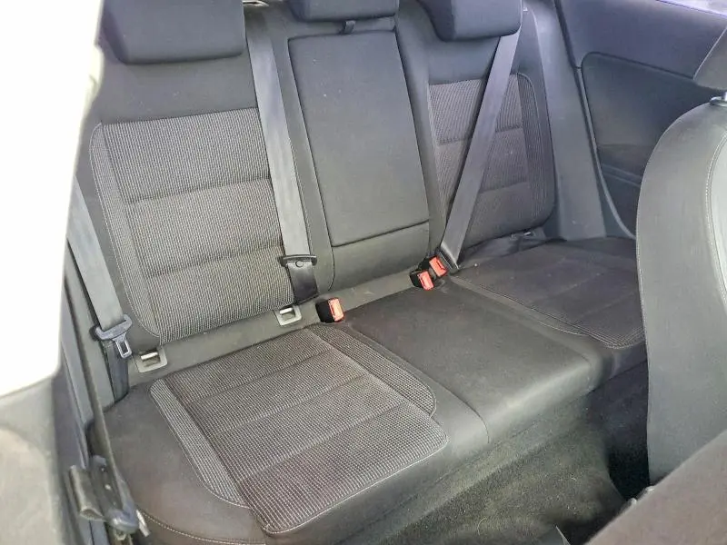 2010 VOLKSWAGEN GOLF   