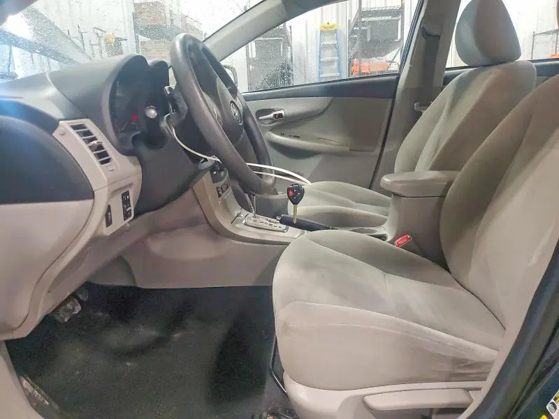 2011 TOYOTA COROLLA LE  