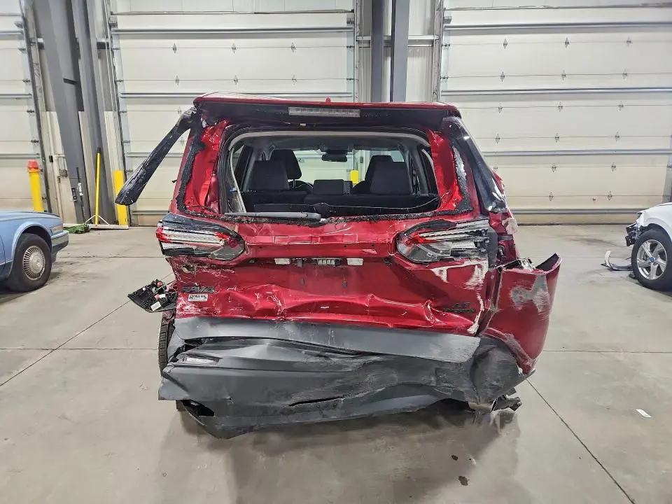 2022 TOYOTA RAV4 LE  
