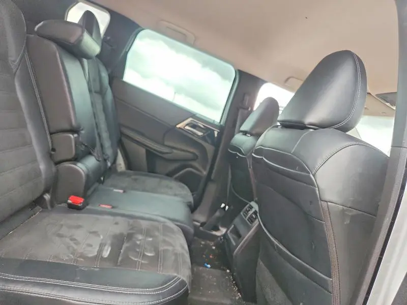 2023 MITSUBISHI OUTLANDER SE  