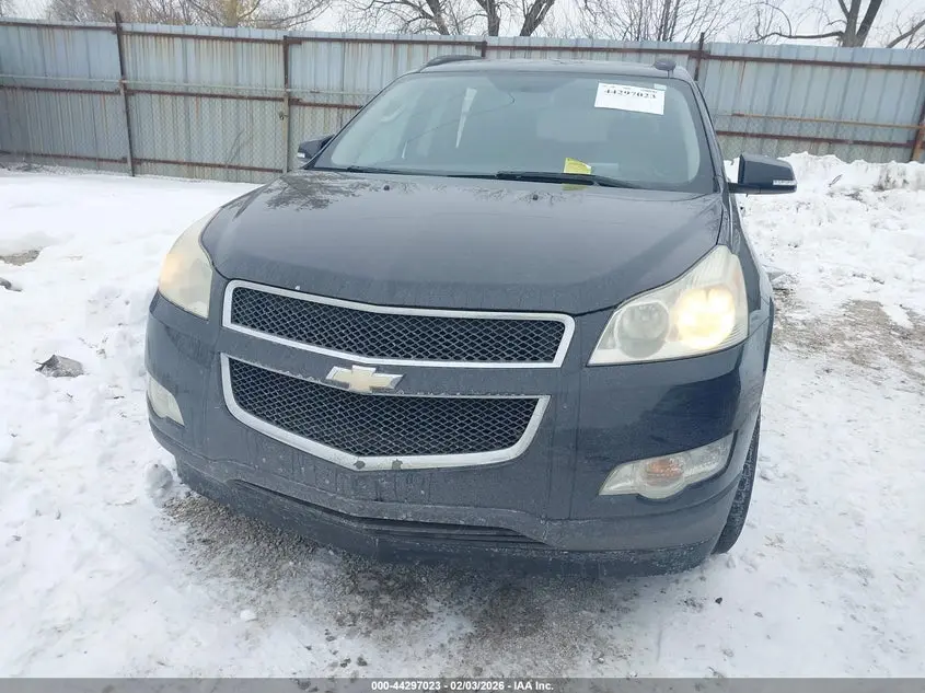 2011 CHEVROLET TRAVERSE 2LT