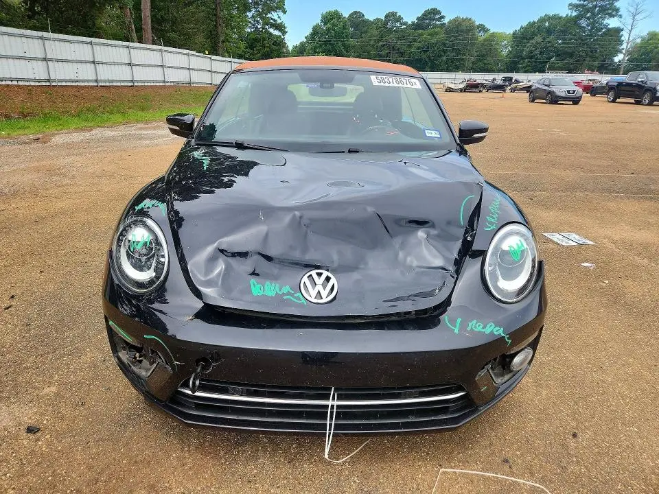 2019 VOLKSWAGEN BEETLE S  
