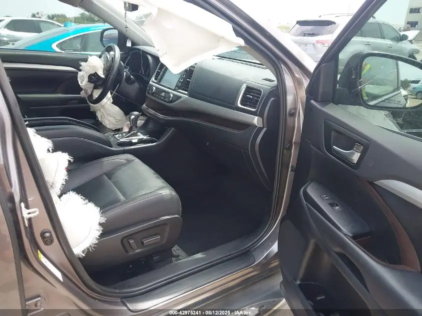 2019 TOYOTA HIGHLANDER XLE