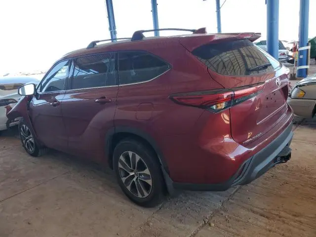 2022 TOYOTA HIGHLANDER XLE  