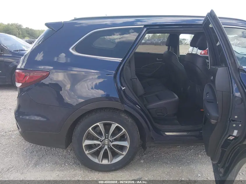 2018 HYUNDAI SANTA FE SE