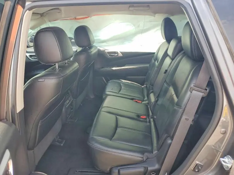 2017 NISSAN PATHFINDER SL  