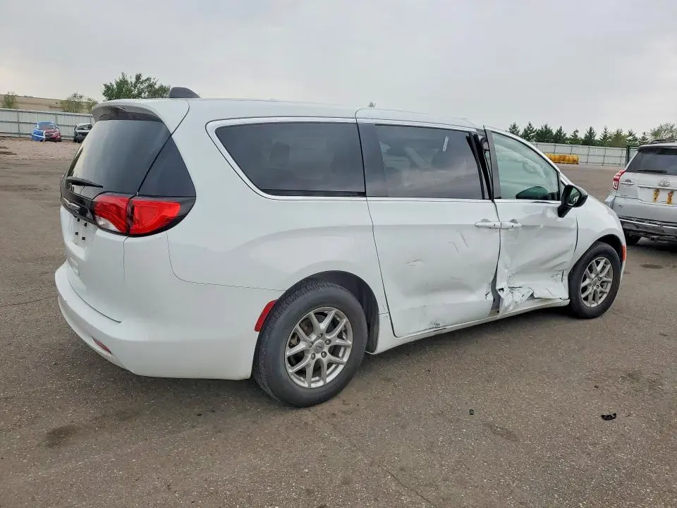 2024 CHRYSLER VOYAGER LX  