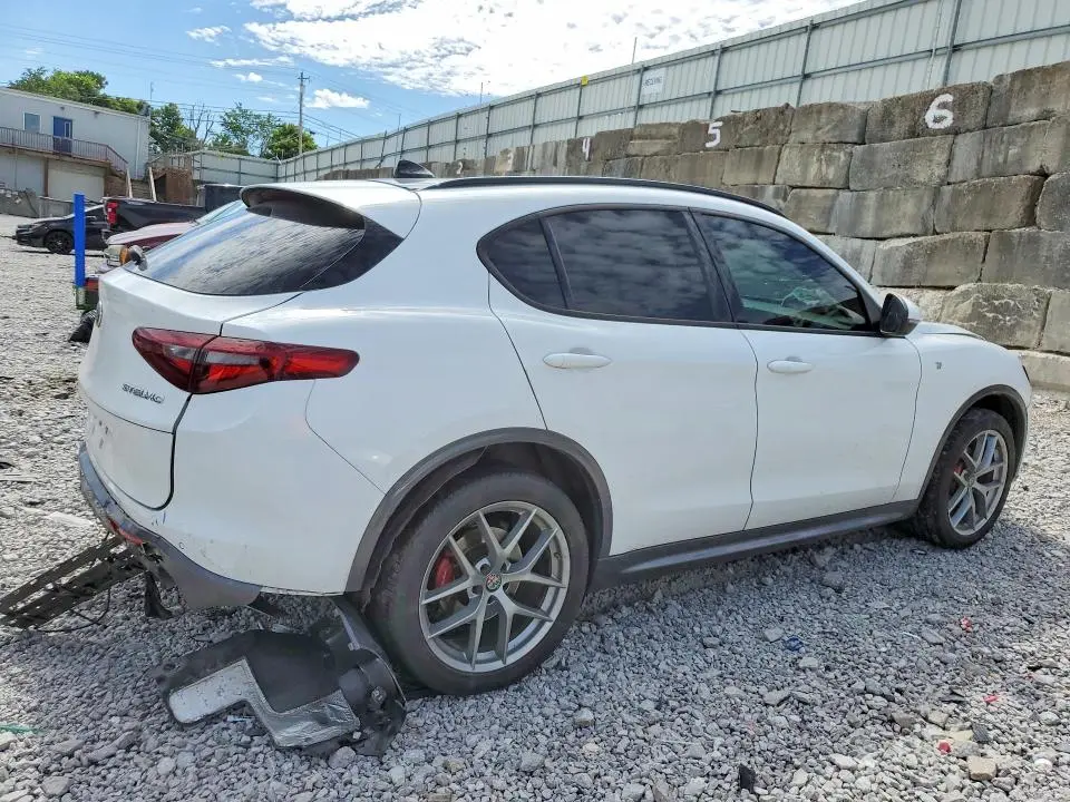 2022 ALFA ROMEO STELVIO TI  