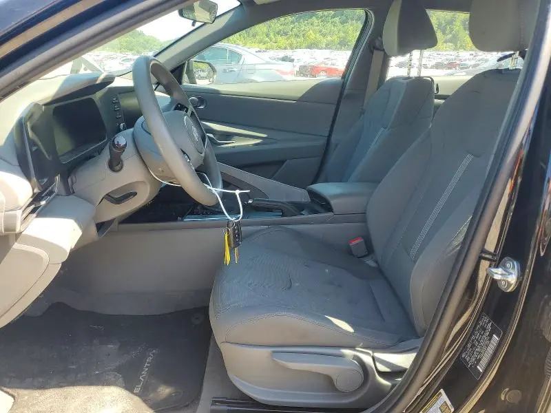 2024 HYUNDAI ELANTRA SE  