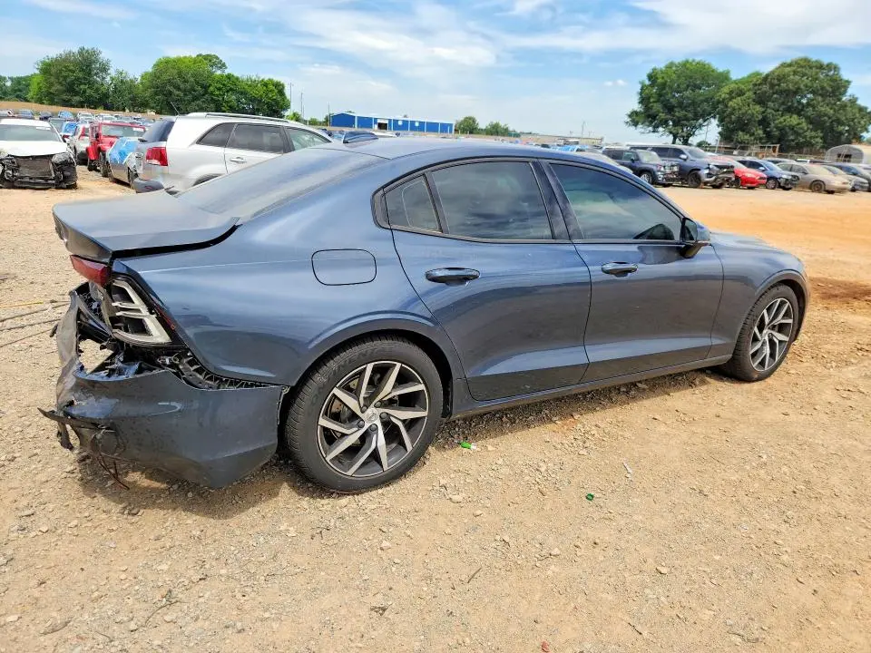 2020 VOLVO S60 T5 MOMENTUM  