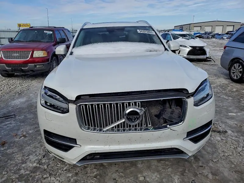 2016 VOLVO XC90 T6  