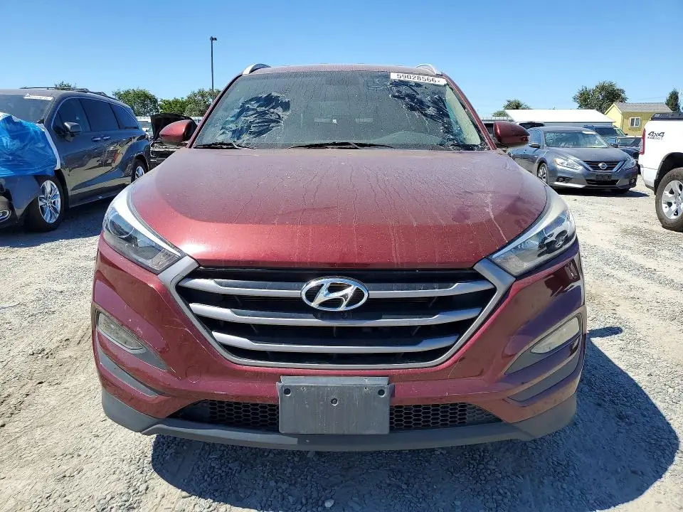 2016 HYUNDAI TUCSON SE  
