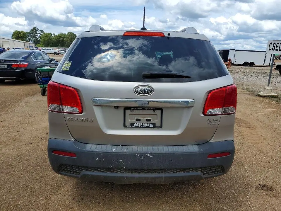 2013 KIA SORENTO LX  