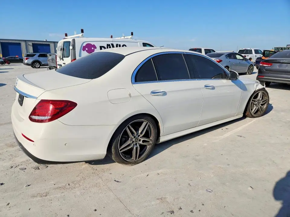 2019 MERCEDES-BENZ E 300  