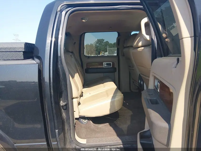 2010 FORD F-150 LARIAT