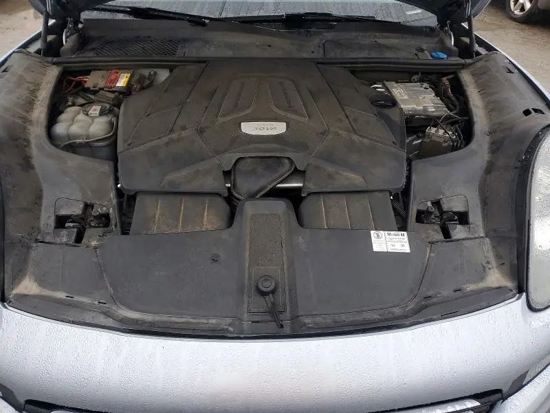 2019 PORSCHE CAYENNE   