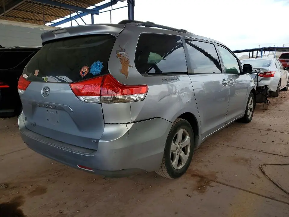 2011 TOYOTA SIENNA LE 8-PASSENGER  