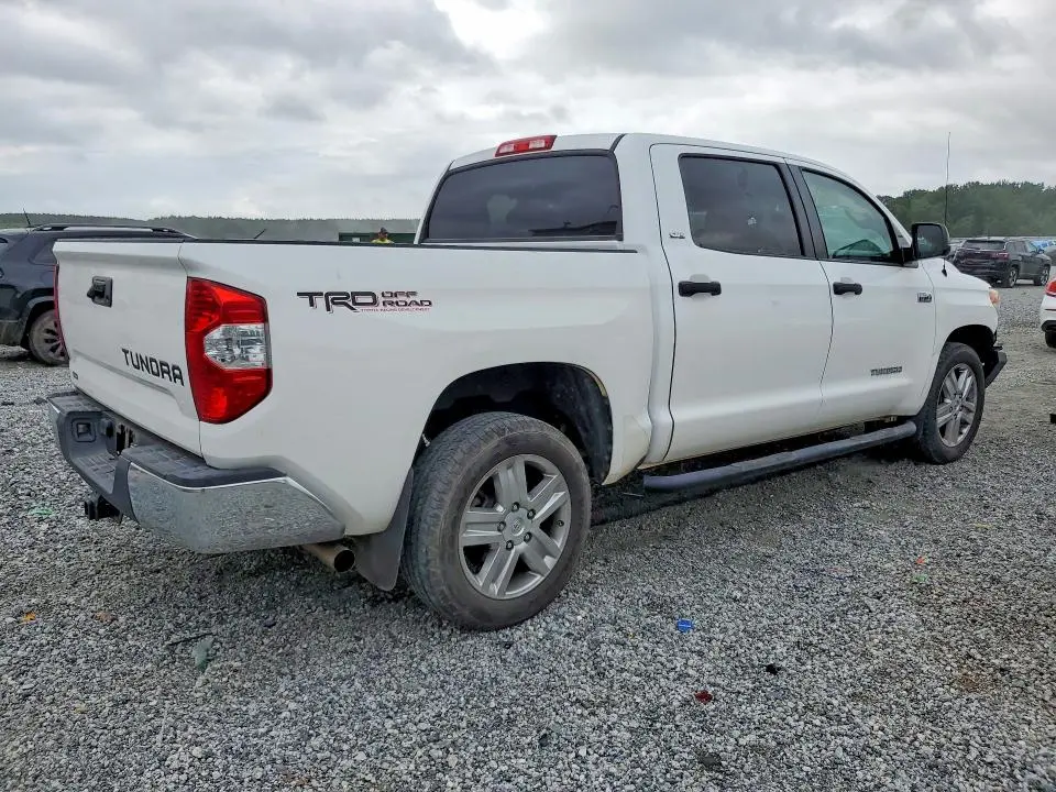 2015 TOYOTA TUNDRA CREWMAX SR5  