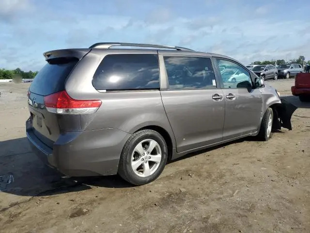 2013 TOYOTA SIENNA LE  