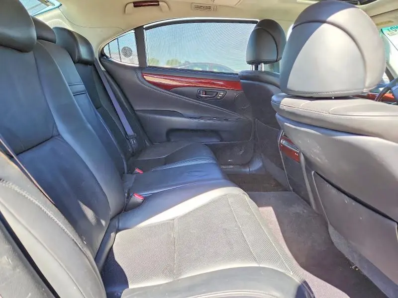 2010 LEXUS LS 600HL  