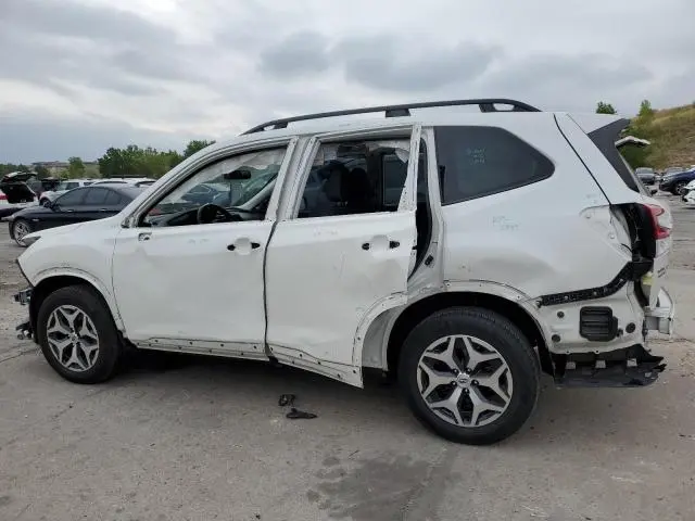 2022 SUBARU FORESTER PREMIUM  