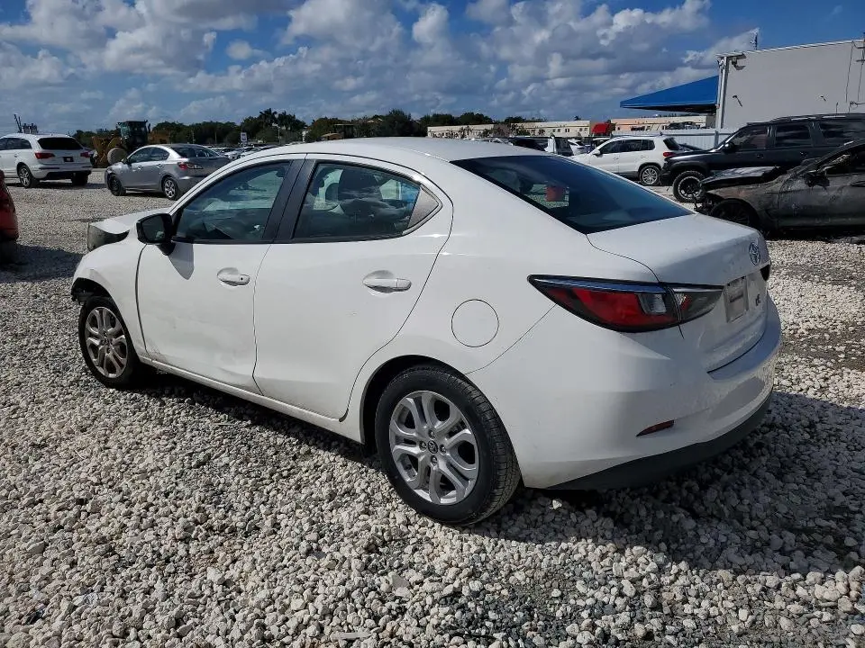 2017 TOYOTA YARIS IA BASE  