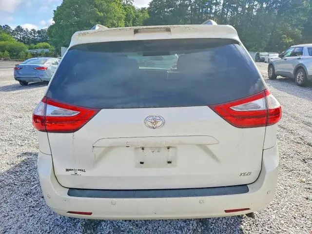 2015 TOYOTA SIENNA XLE PREMIUM 8-PASSENGER  
