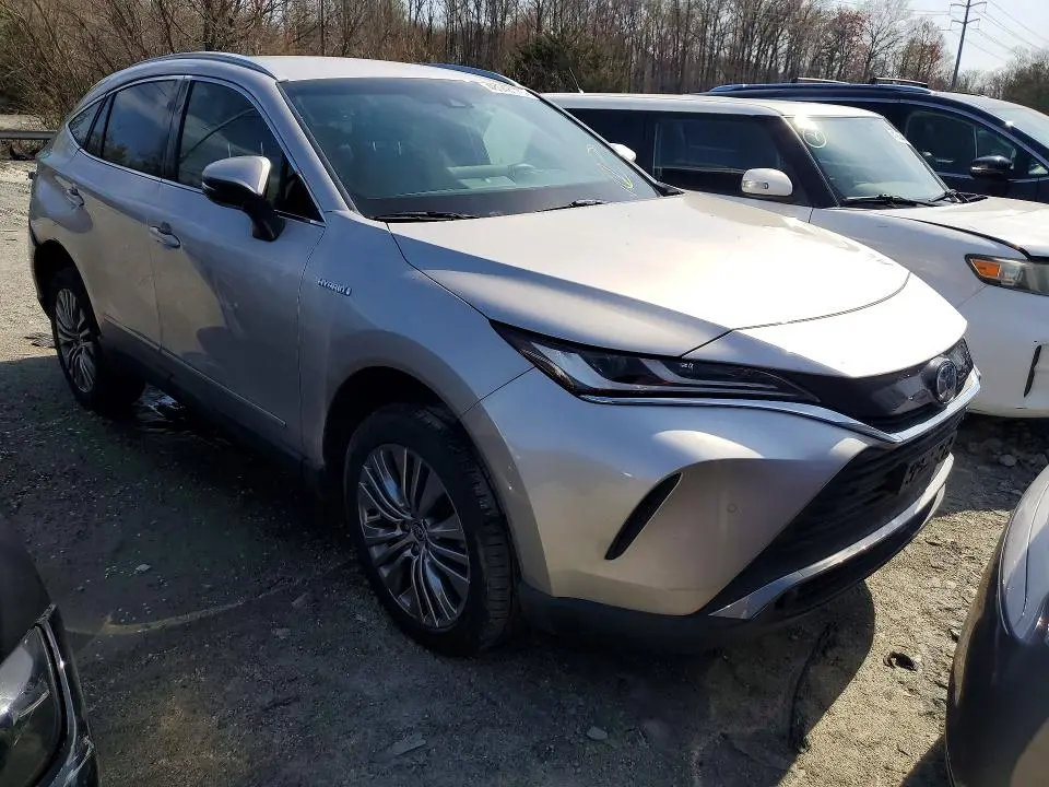 2021 TOYOTA VENZA XLE  