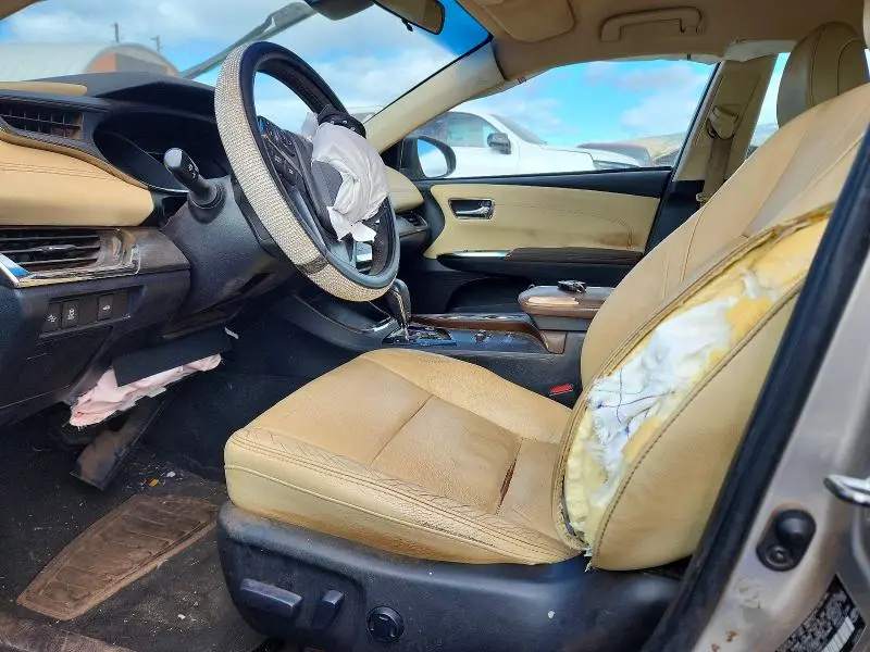 2018 TOYOTA AVALON XLE  