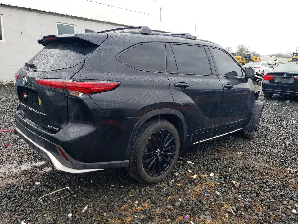 2023 TOYOTA HIGHLANDER XSE  