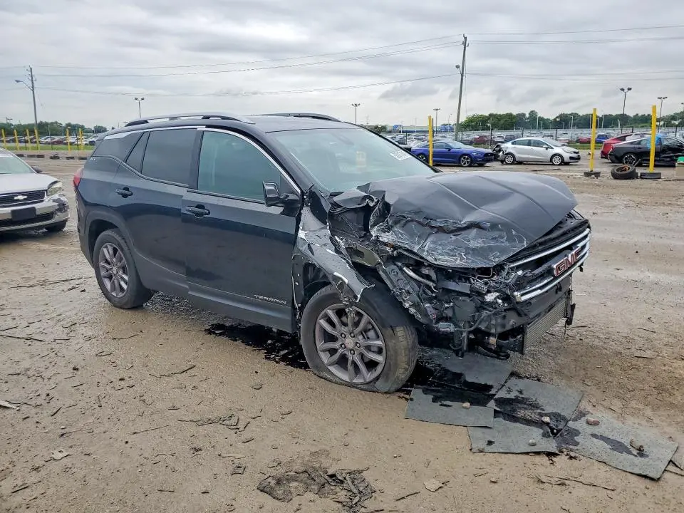 2024 GMC TERRAIN SLT  
