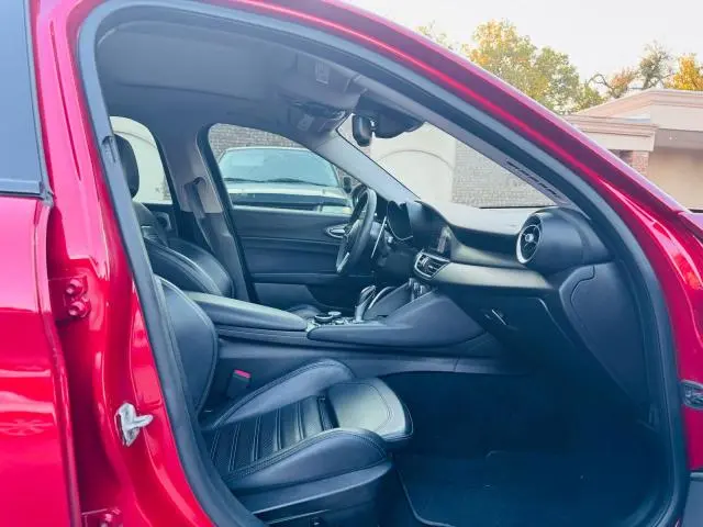 2017 ALFA ROMEO GIULIA TI Q4  