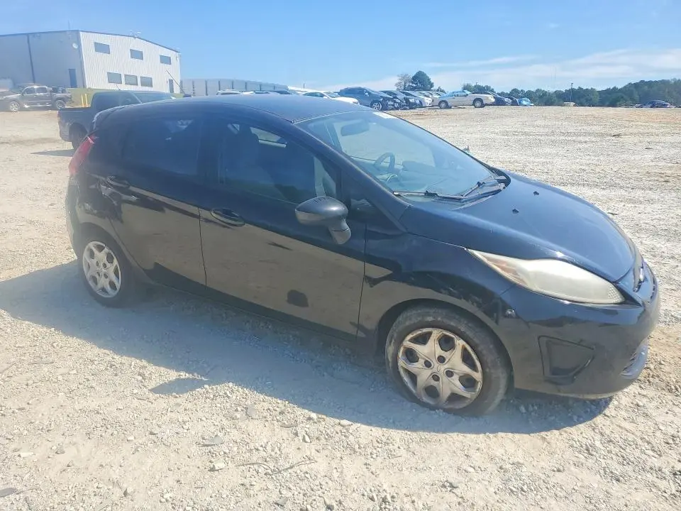 2011 FORD FIESTA SE  