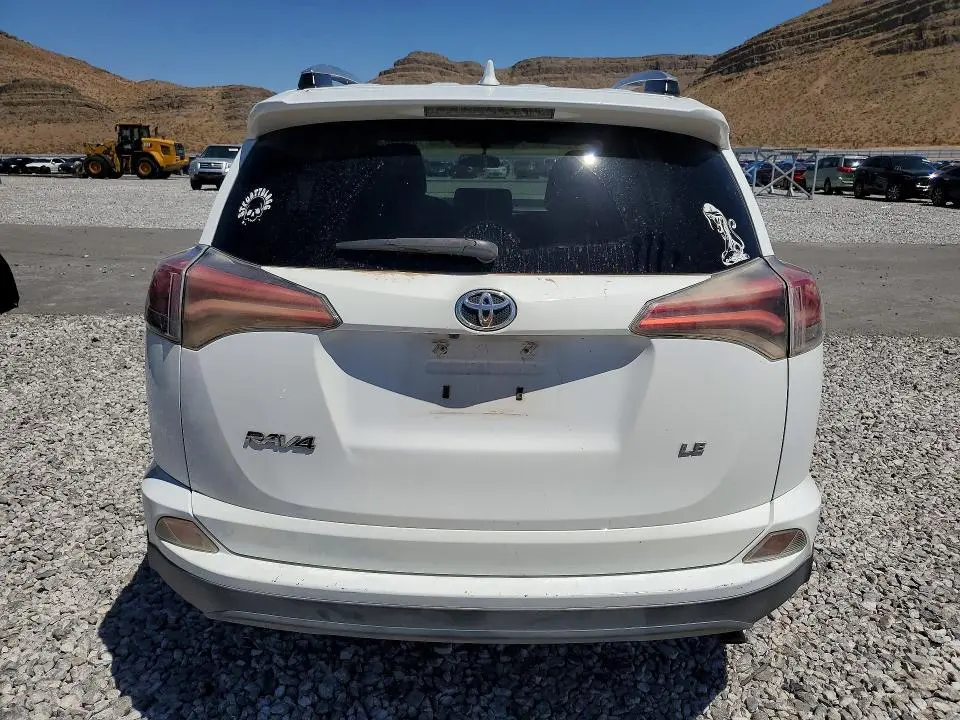 2016 TOYOTA RAV4 LE  