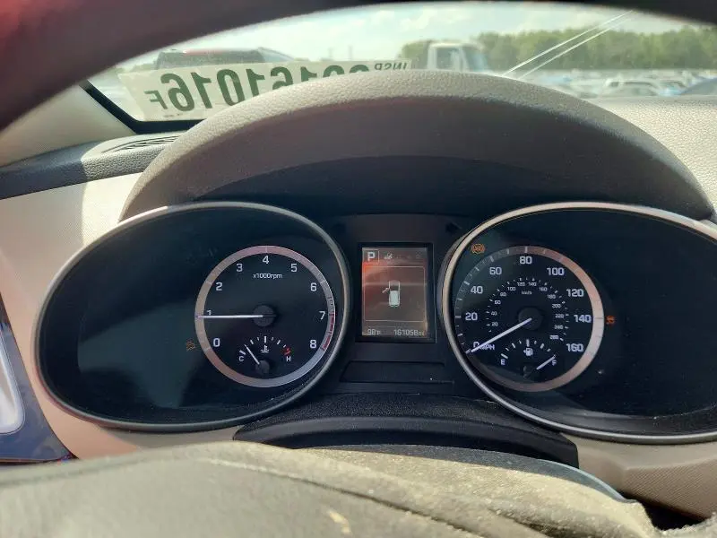 2017 HYUNDAI SANTA FE SE  