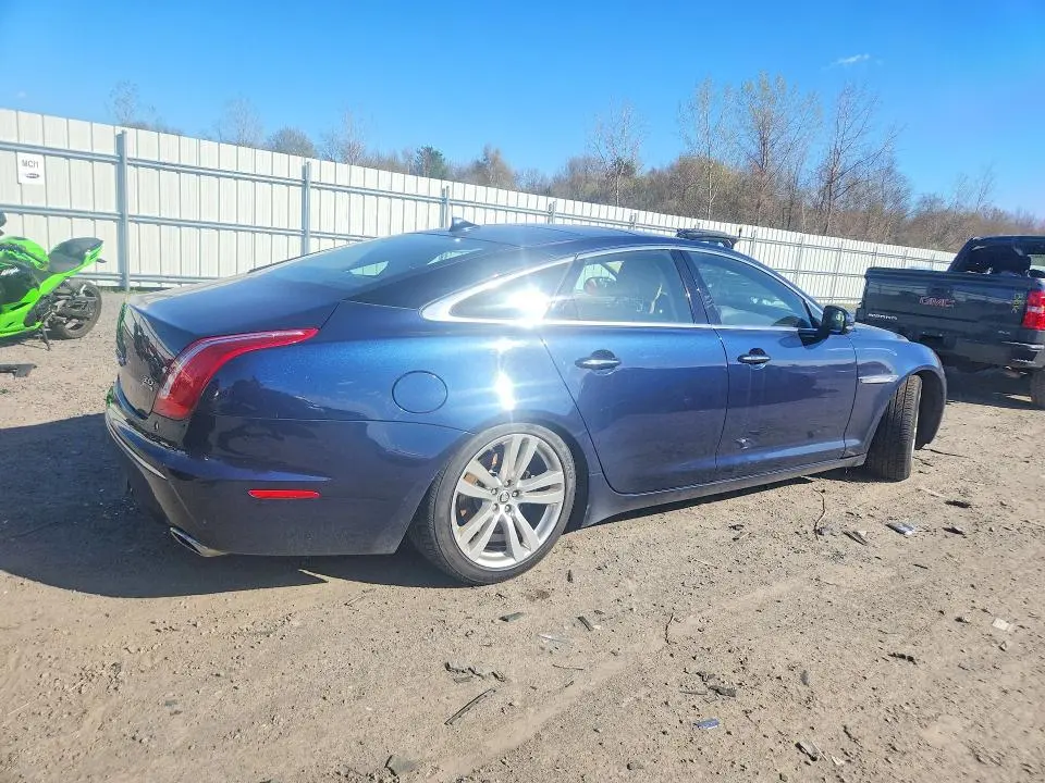 2013 JAGUAR XJ   