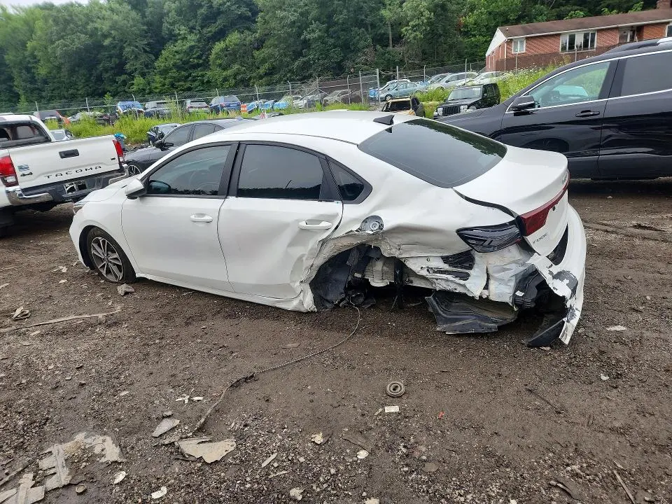 2023 KIA FORTE LXS  