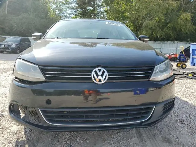 2013 VOLKSWAGEN JETTA SE  