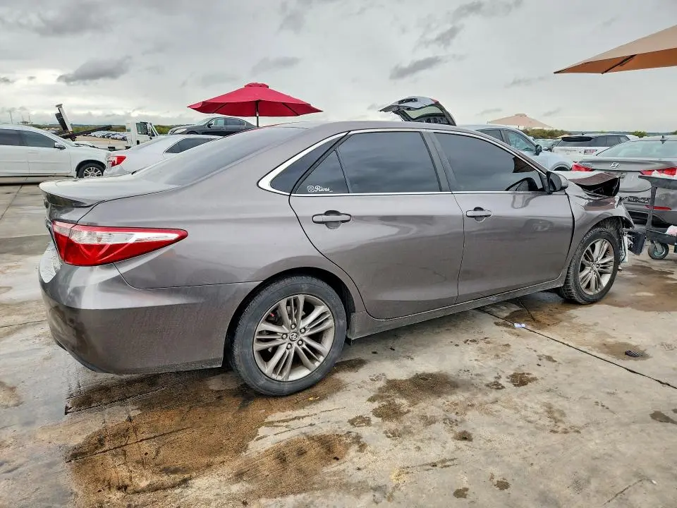 2017 TOYOTA CAMRY SE  