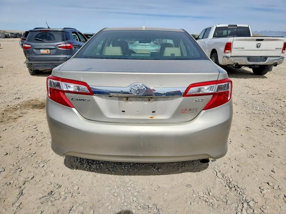 2014 TOYOTA CAMRY XLE  