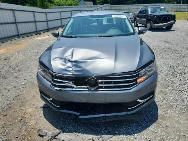 2017 VOLKSWAGEN PASSAT SE  