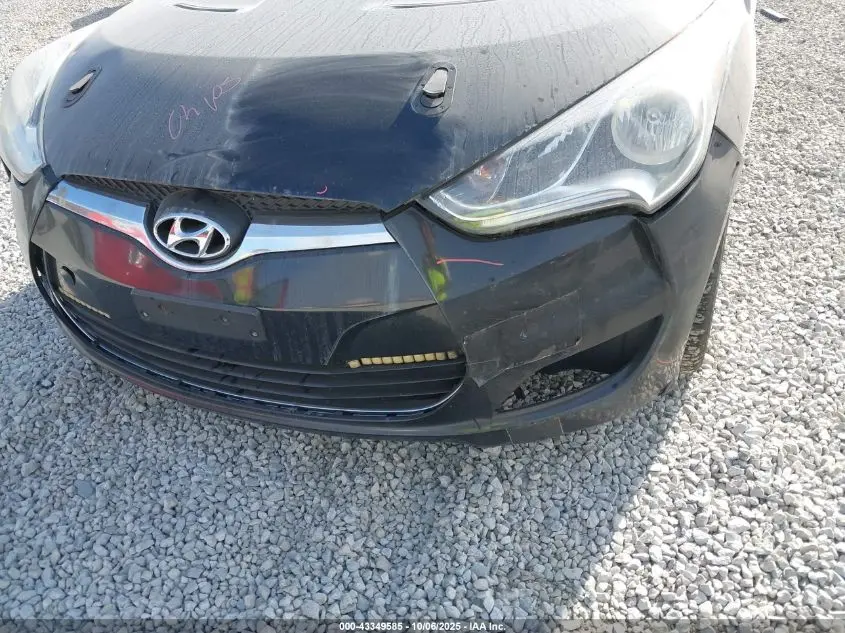 2012 HYUNDAI VELOSTER BASE W/RED/BLACK