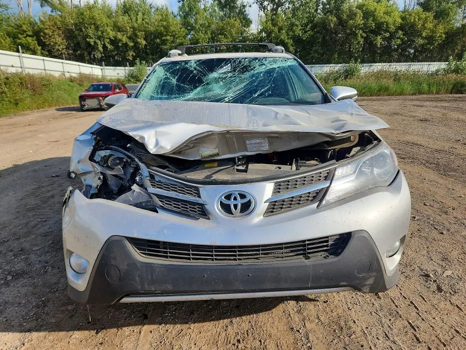 2015 TOYOTA RAV4 XLE  