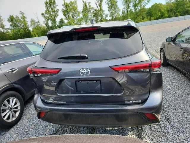 2020 TOYOTA HIGHLANDER XLE  