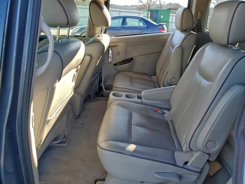 2013 NISSAN QUEST S  