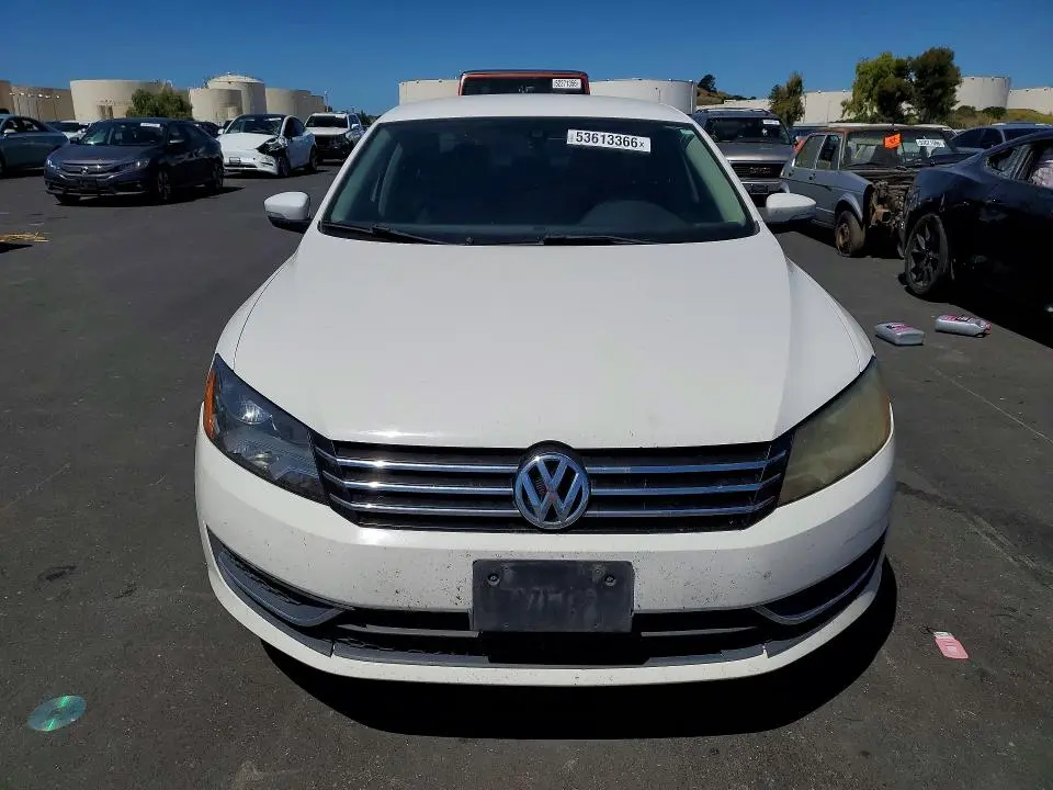 2013 VOLKSWAGEN PASSAT S  