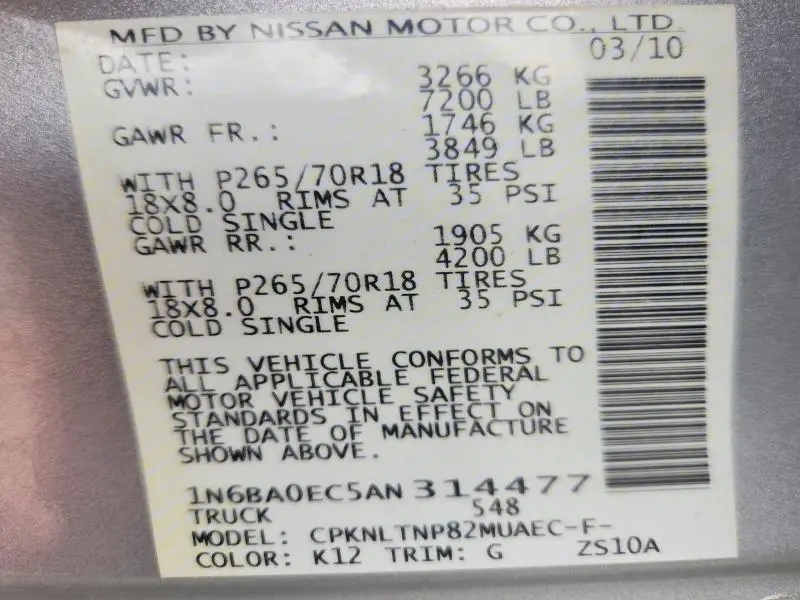 2010 NISSAN TITAN SE  