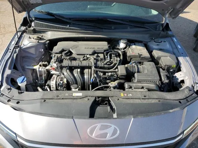 2024 HYUNDAI ELANTRA SE  