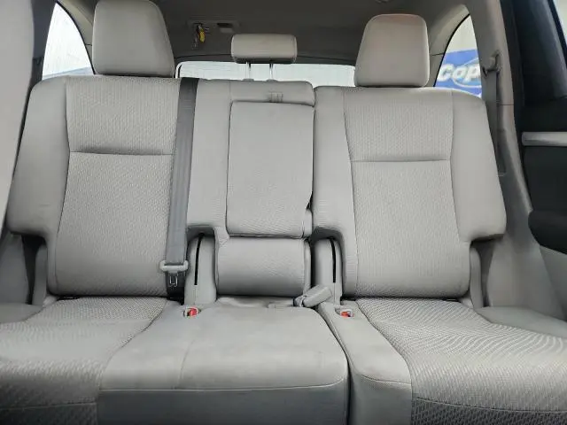2017 TOYOTA HIGHLANDER LE  